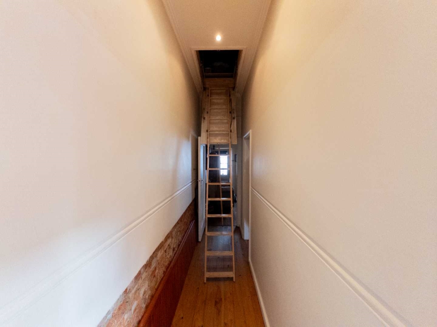 1 Bedroom Property for Sale in Sea Point Western Cape